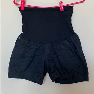 Lightweight maternity shorts